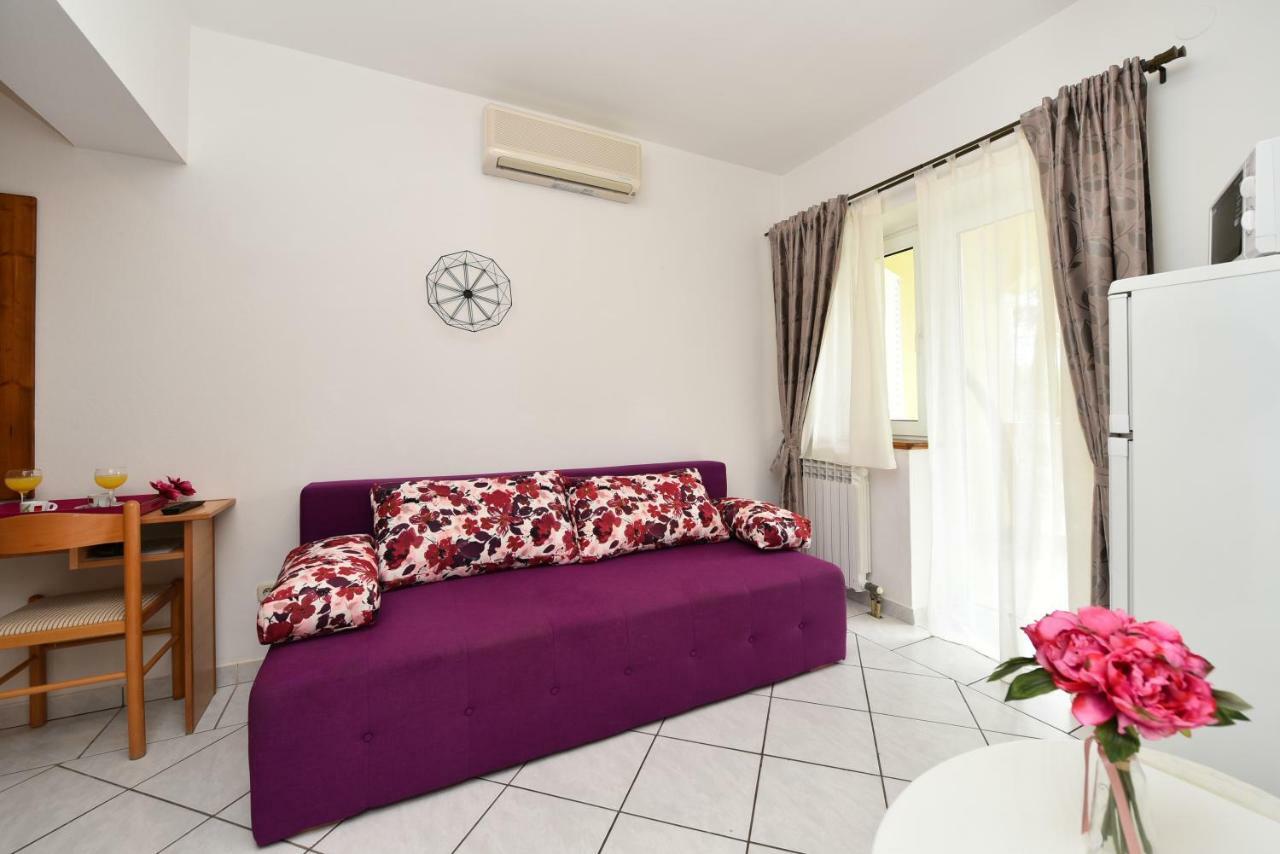 Villa Nela Petrcane Buitenkant foto