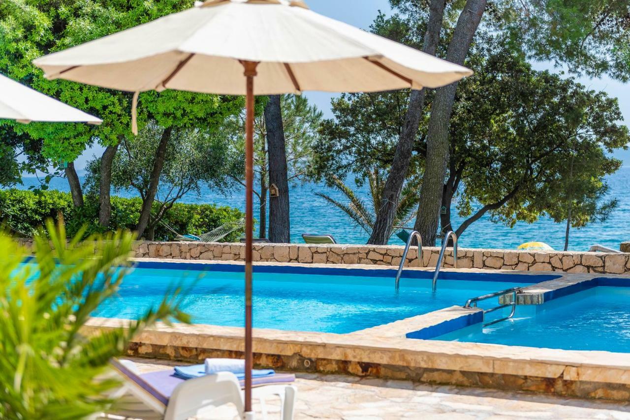 Villa Nela Petrcane Buitenkant foto