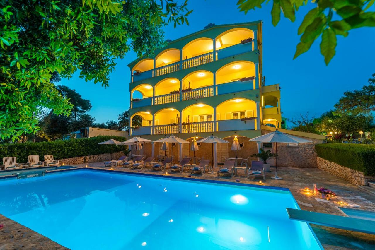 Villa Nela Petrcane Buitenkant foto