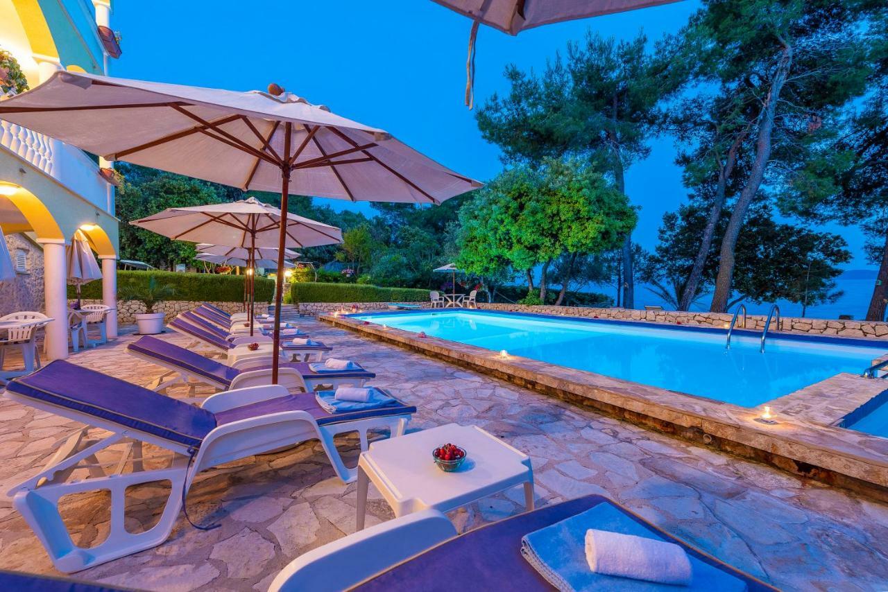 Villa Nela Petrcane Buitenkant foto