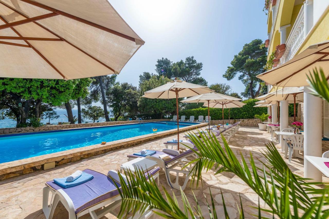 Villa Nela Petrcane Buitenkant foto