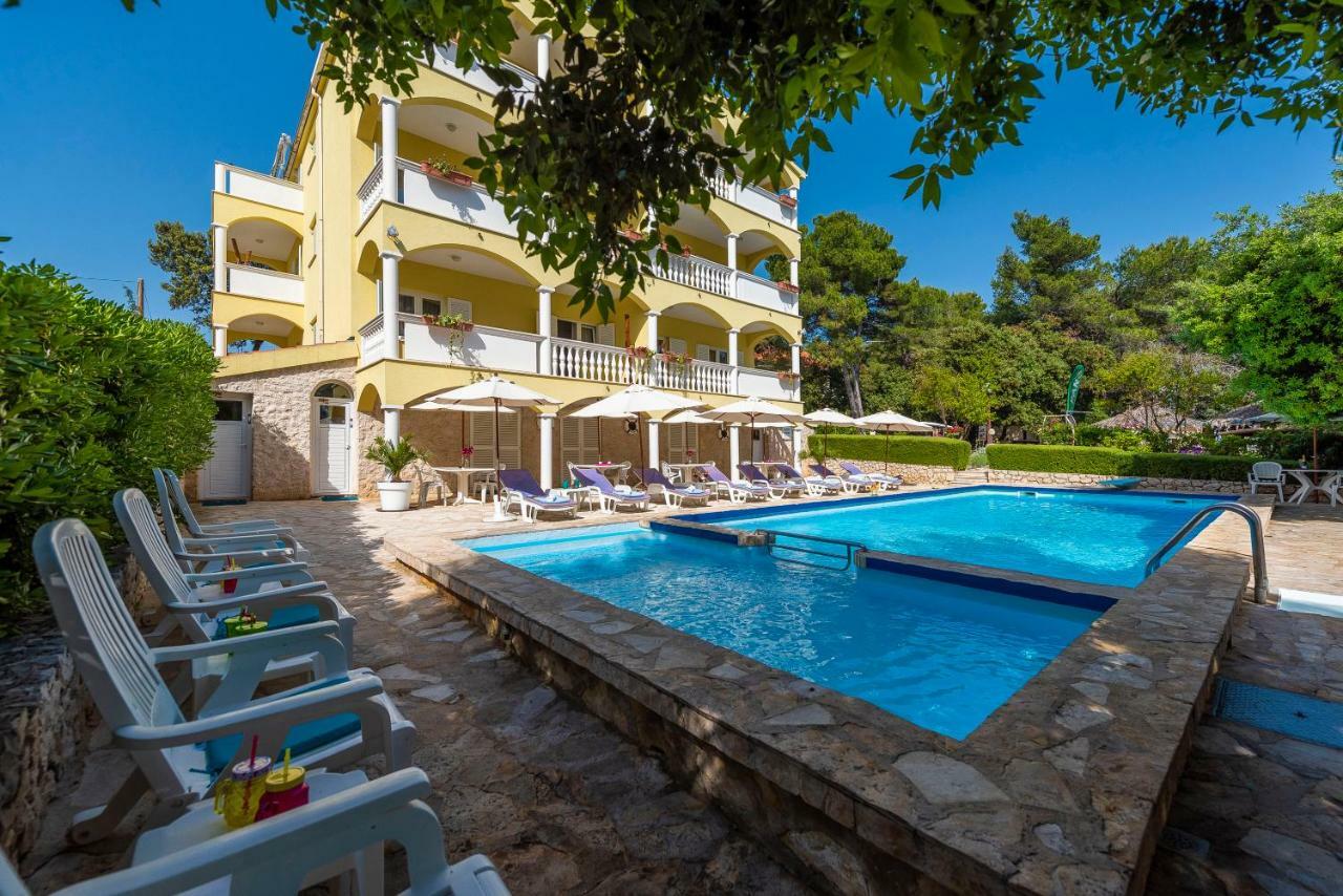Villa Nela Petrcane Buitenkant foto