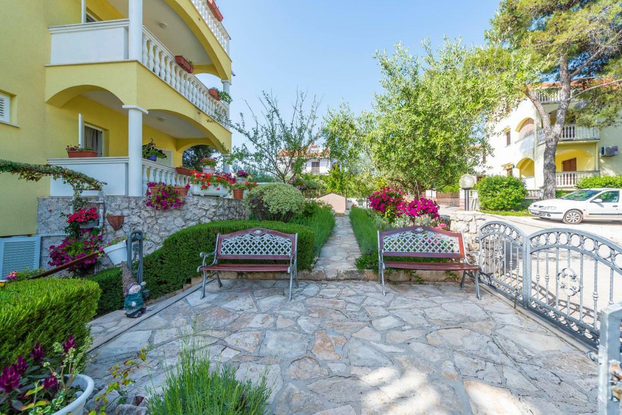 Villa Nela Petrcane Buitenkant foto