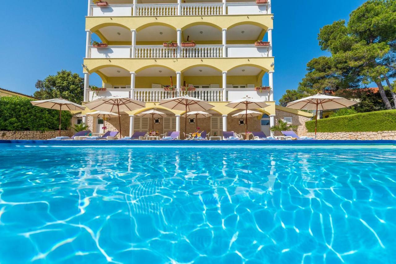 Villa Nela Petrcane Buitenkant foto